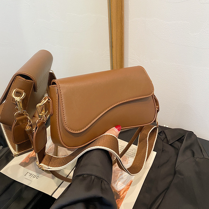 designer Cross-border Bags Niche Texture Single Shoulder Underarm Bag for Women 2025 New Vintage Versatile Single Shoulder Crossbody Small Square Bag
