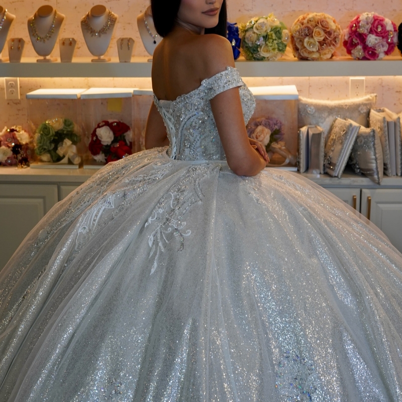 Light Silvery Shiny Princess Quinceanera Dresses Off Shoulder Applique Lace Beading Tull Sweet 16 Dress Ball Gown Vestidos 15 Anos