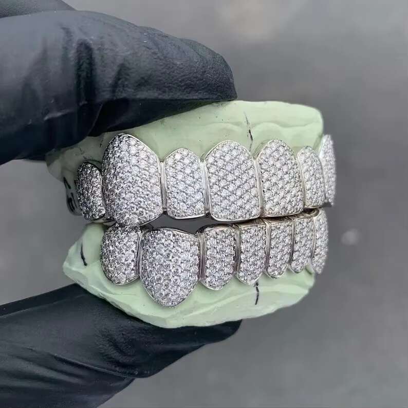 925 Sterling Silver VVS Moissanite Grillz in Diamond Tester Approved Moissanite Diamond Teth