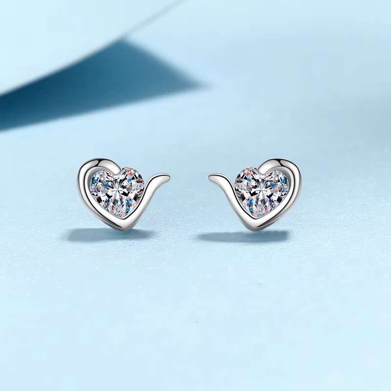 0.6ct Moissanite Diamond Heart Stud Earrings 925 Sterling Silver with Pearl Silver Mosanu Diamond Heart Earrings
