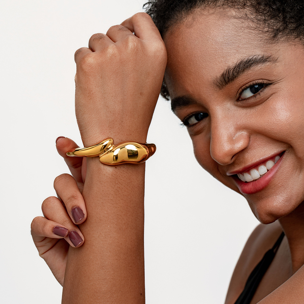 Style Metal Glossy Open Exaggerated Niche Water Drop Hug Bracelet for Women