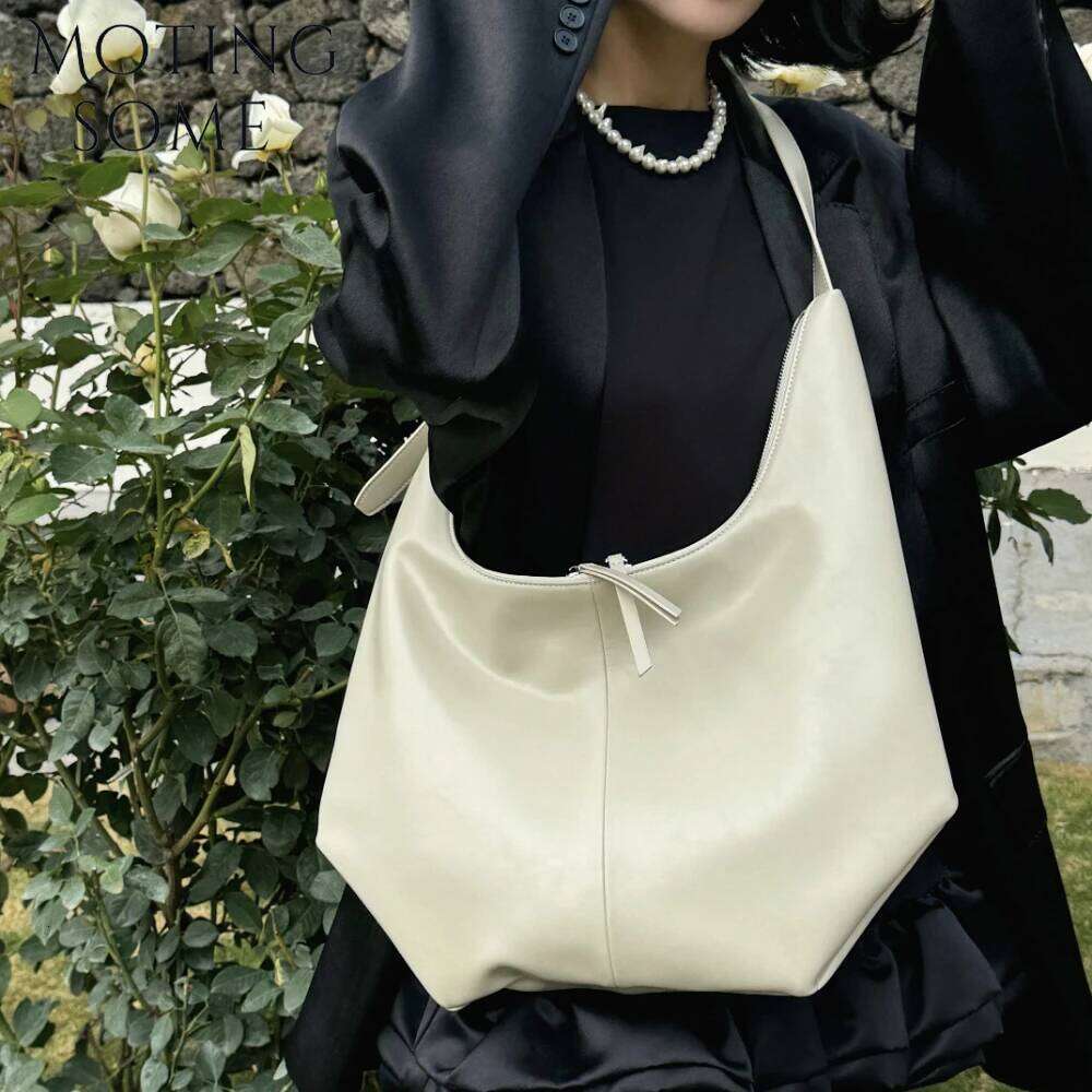 Moingsome Genuine Leather Hobos For Women Shoulder Crossbody Messenger Bag 2025 Spring New Oversize Tote Purse Black