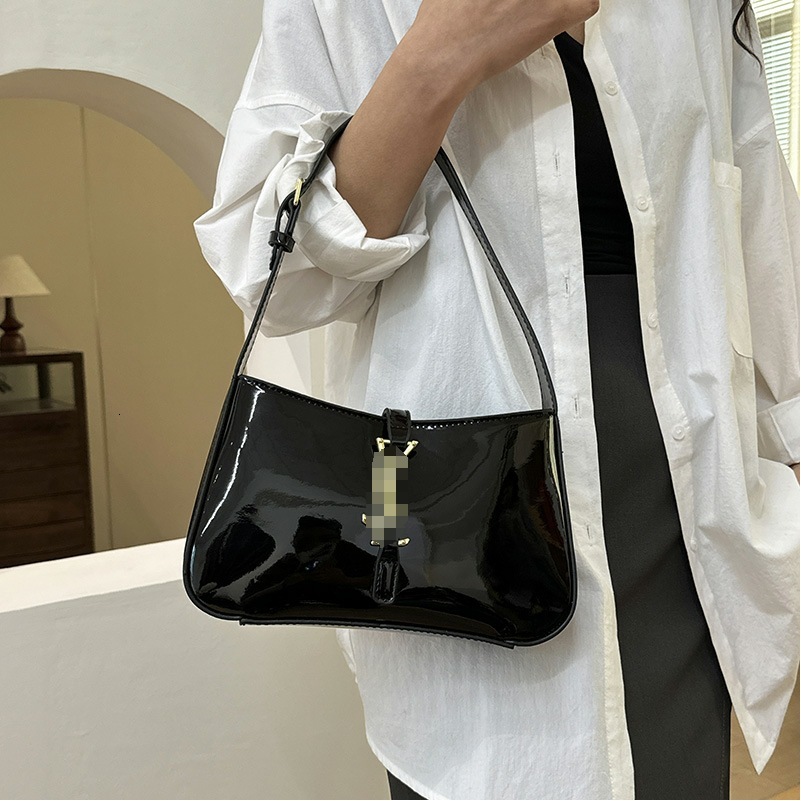 Designer Pack Cross-border Luxury Patent Leather Shiny Shoulder Bag For Women 2025 Luxury Bag New Fashion Handbag High-end Niche Baguette Bag