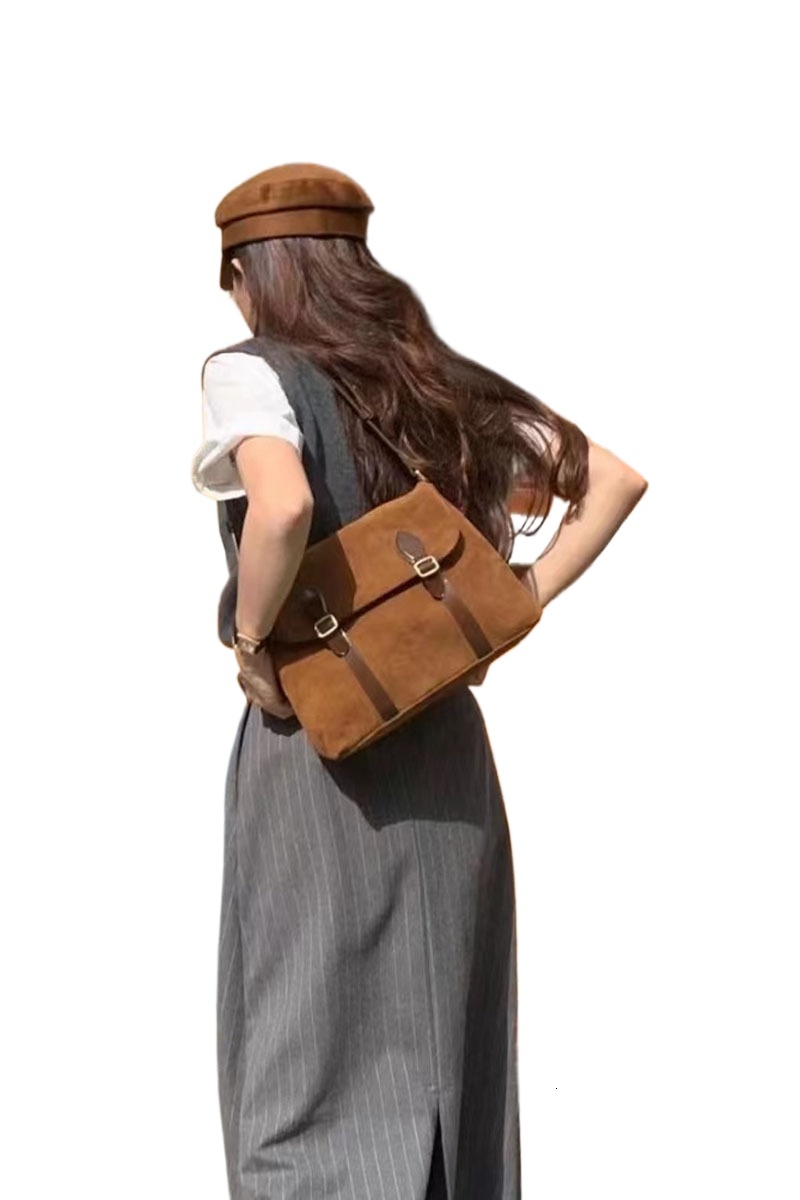 designer Women's Bag 2025 Korean Niche Design Matte Retro Single Shoulder Crossbody Messenger Bag Autumn Winter Large Capacity Underarm Bag