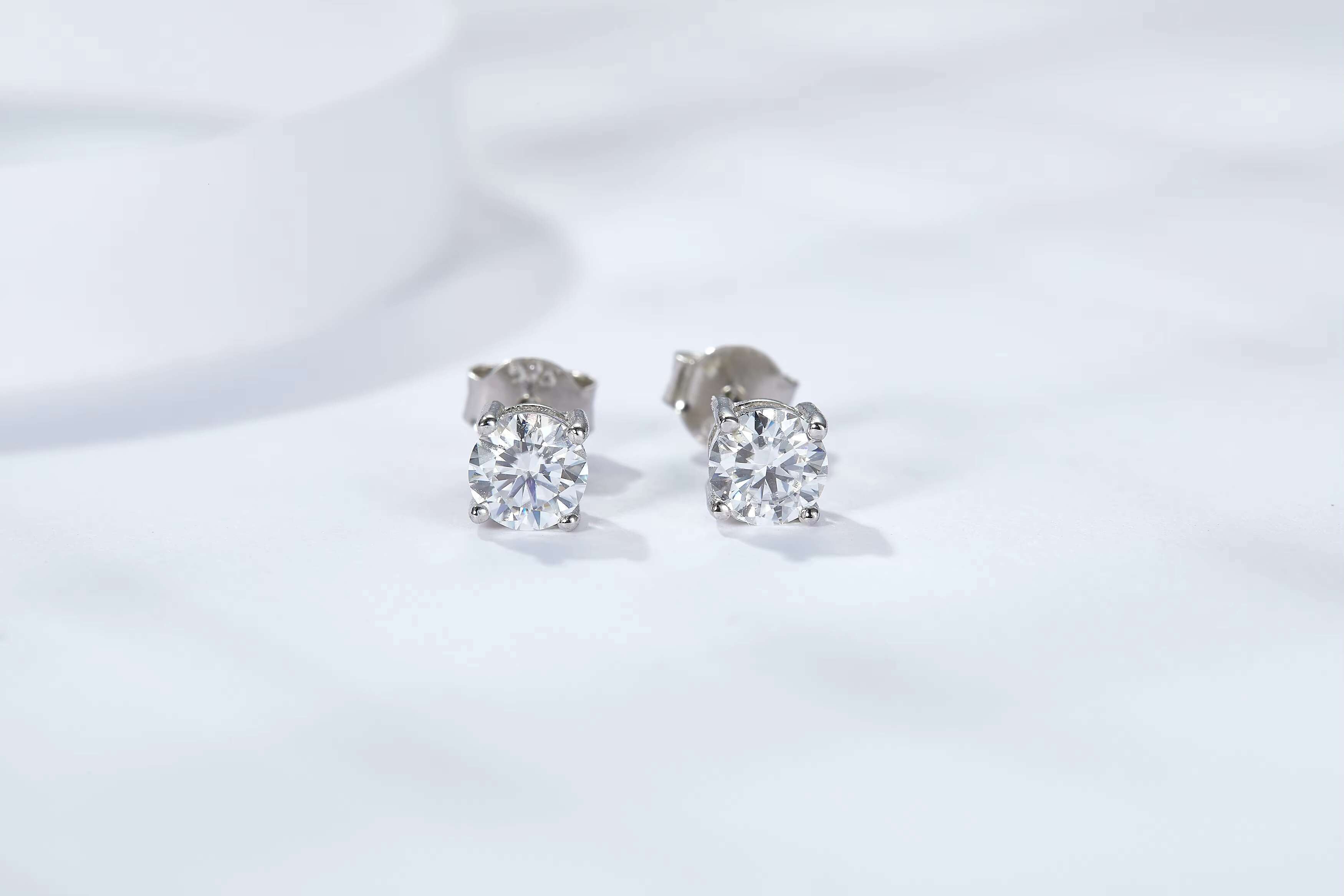 0.5CT GRA Moissanite Certificate 925 Sterling Silver Fashion Jewelry Moissanite Korean Earrings