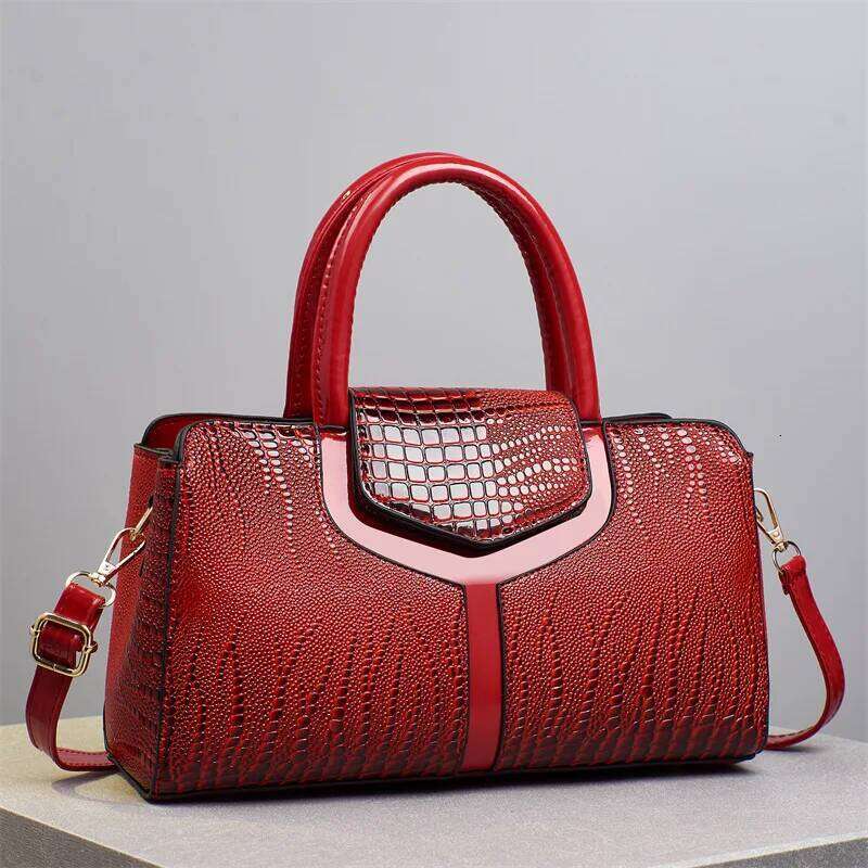 2025 Fashion New Crocodile Pattern Handbag Women'S Large Capacity Shoulder Classic Retro Crossbody Commuter Tote Bag