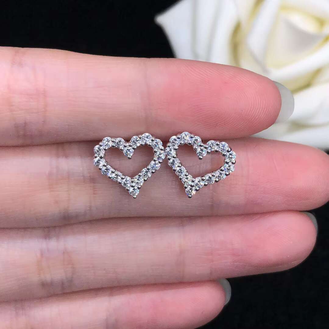 Mosonite Diamond Earrings love Row Diamond Earrings Temperament Diamond Heart-shaped Hollow Earrings