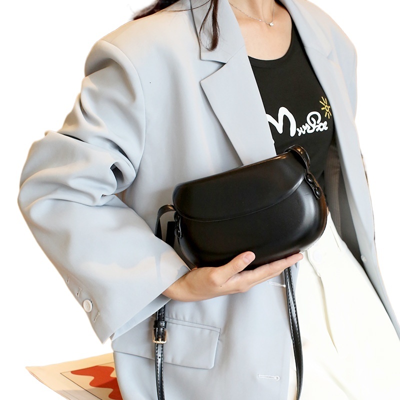 designer Cross-border 2025 Summer INS Single Shoulder Crossbody Bag for Women Candy Color Large Shell Bag Retro Versatile Saddle Bag