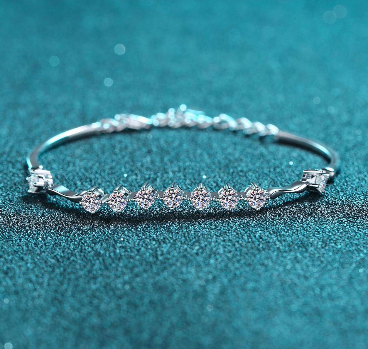 Chic Woman's Jewellery Piece Made from High-Quality Silver Alloys Embellished With Radiant Man-Made Diamonds