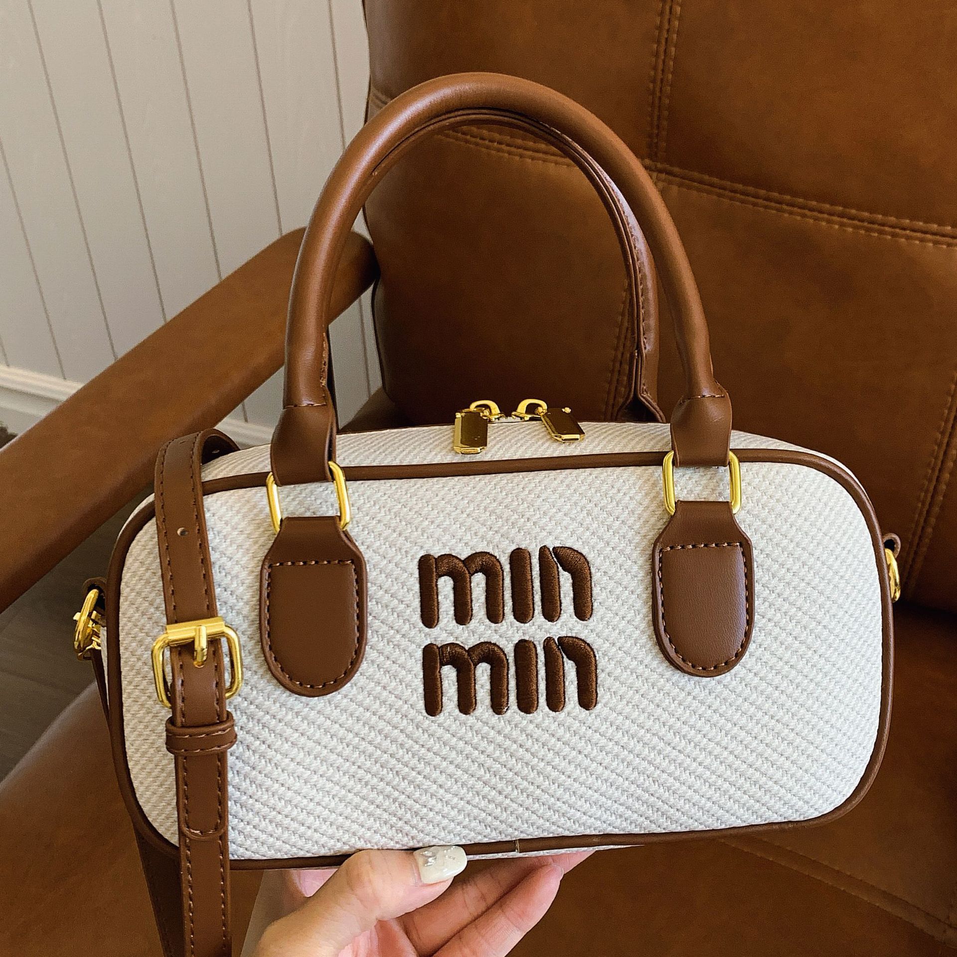 Modern Retro Boston Color-Blocked Handheld Pillow-Style Small Handbag for Women 2025 Style Versatile and Fashionable Shoulder and Crossbody Bag