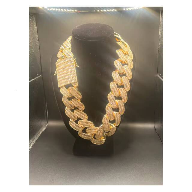 BIG Miami Iced Outcz-big Cuban k Men and Women Hip Hop Jewelry - Heavy Gold Platedhuge -big Chain 42mm