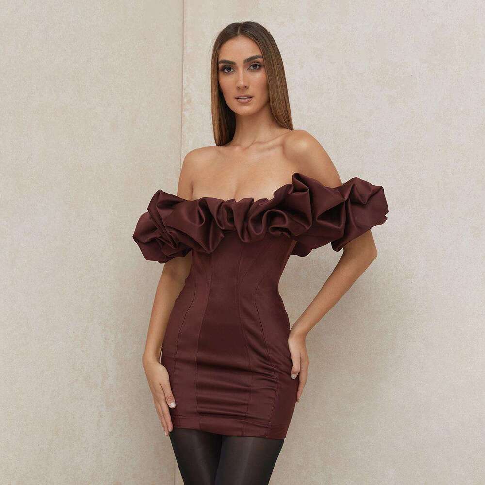Sexy dress design with waist bag, buttocks, short skirt, strapless, one shoulder, fishbone, ruffle edge dress, versatile and trendy new style for 2025