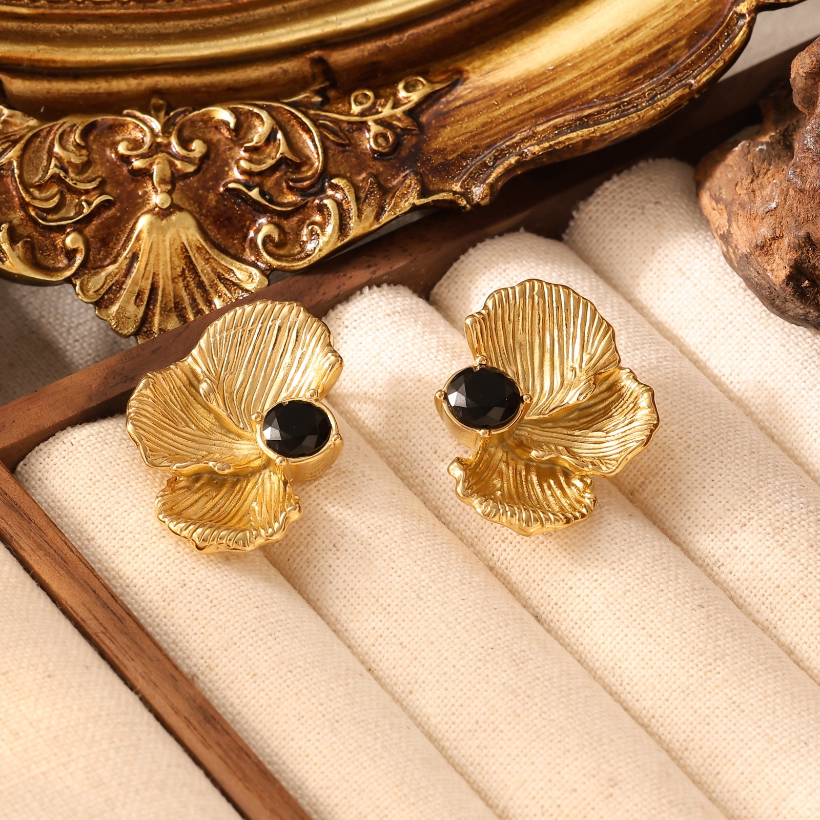 New Natural Emerald Green Stone for Women Stainless Steel Gold Plated Flower Petal Earrings