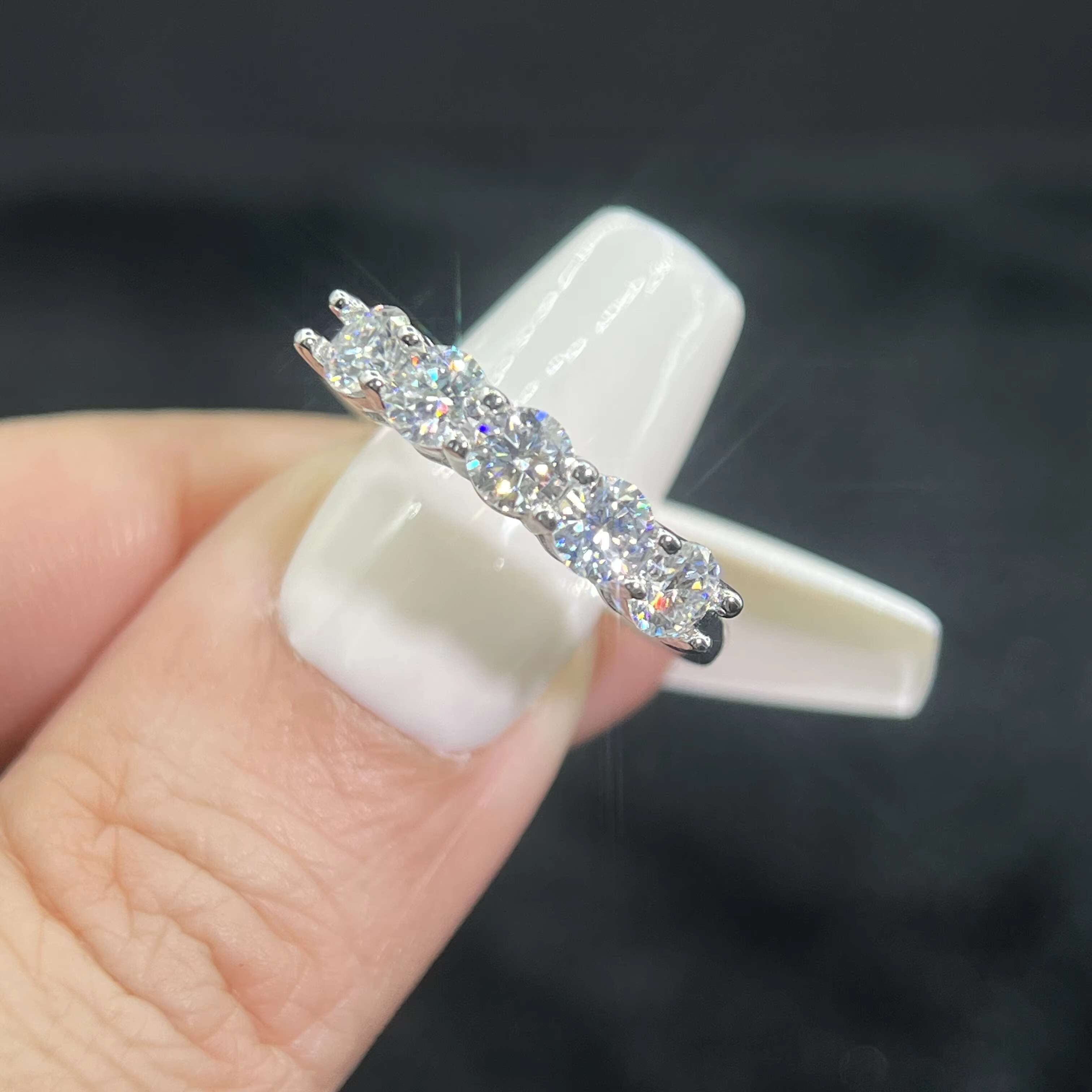 Wholesale Price Vvs Moissanite Band Eternity Ring Single 4mm Brilliant Cut Gemstone 925 Sterling Silver Wedding Rings for Women