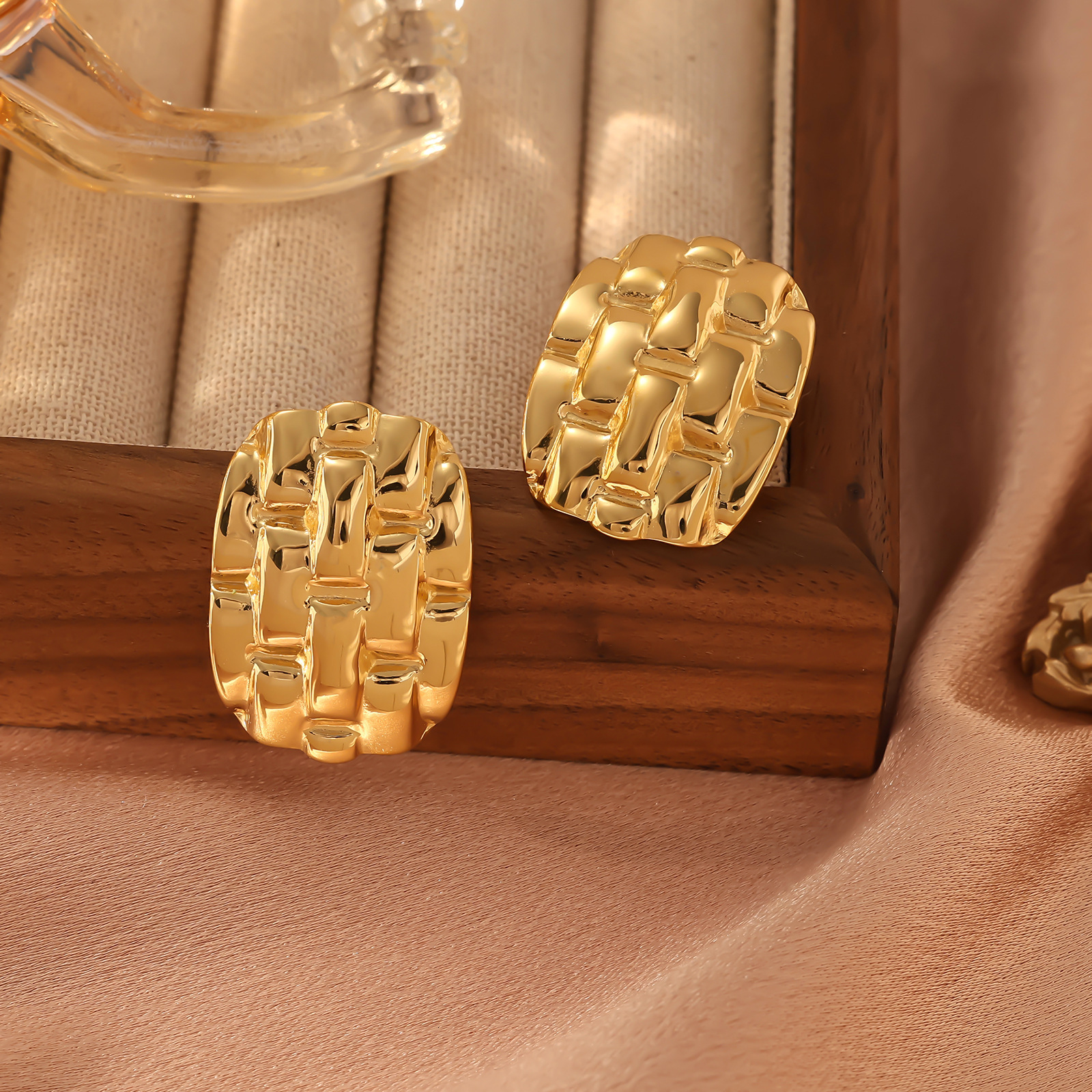 Stainless Gold-Plated Titanium Steel Unique Design Oval Irregular Spiral Pattern Swirl Shaped Earrings Studs Ear Jewelry