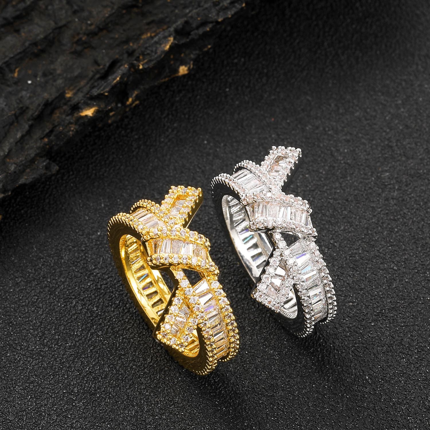 New Hip Hop Ring Ladder Square Moissanite Knot Wrapped Pattern Ring for Men and Womens Personalized Hip Hop Ring moissanite