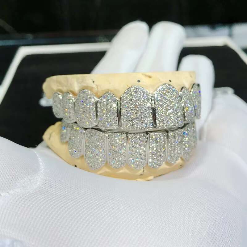 Custom VVS Hiphop Iced Out Grillz for Teeth 925 Sterling Silver Sparkling Moissanite Grillz