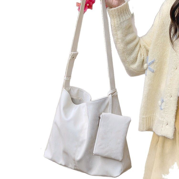 designer 2025 Crossbody Bag Spring Energetic Girl Simple Casual Soft Shoulder Bag Large Capacity Women's Bag Single Shoulder Tote Bag