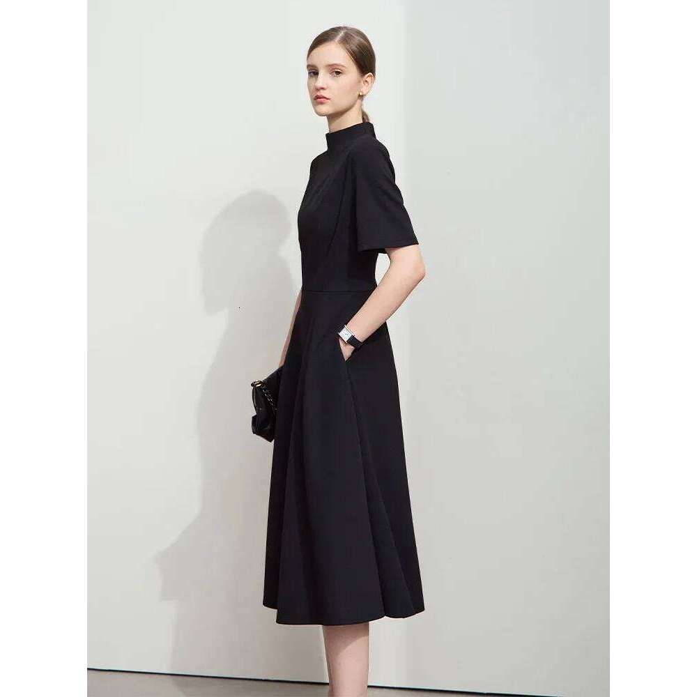 Amii Minimalist 2025 Spring New Short Sleeved Solid Elegant Commuter Stand Up Collar Splicing Waist Dress Drape Skirt 12541006