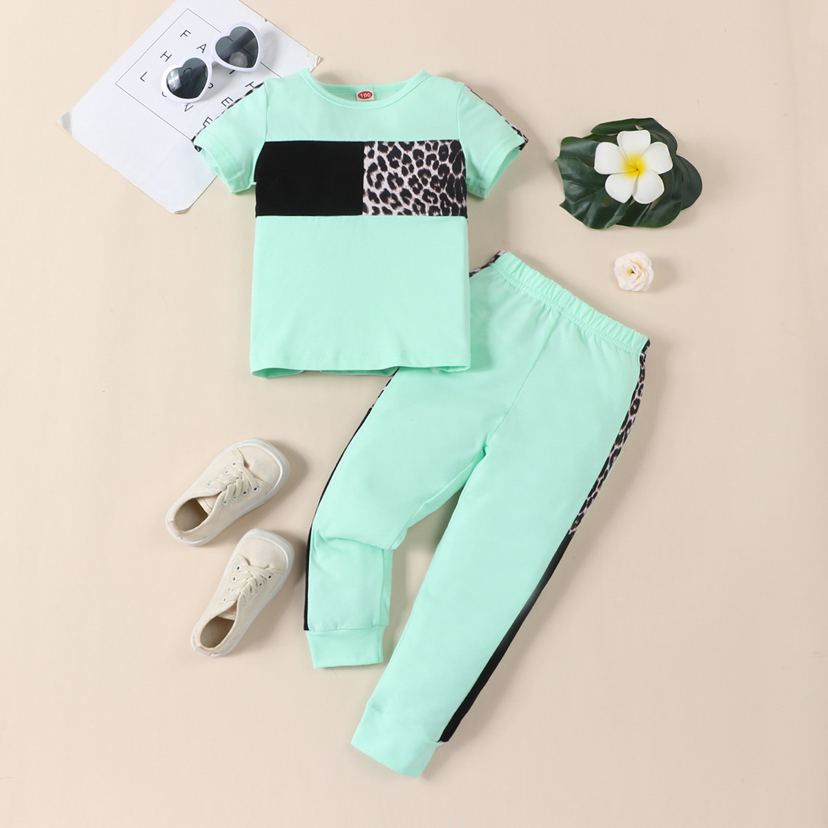 Two-Piece Summer Girls' Fashion Green Short-Sleeve T-Shirt with Leopard Print Top & Matching Trousers