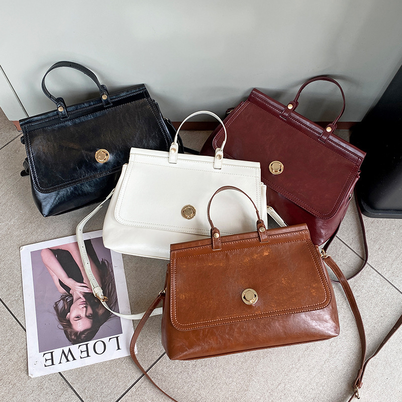 designer Korean Style Retro Messenger Bag for Women Small Square Bag 2025 New Elegant Handbag High-end Commuter Crossbody Bag