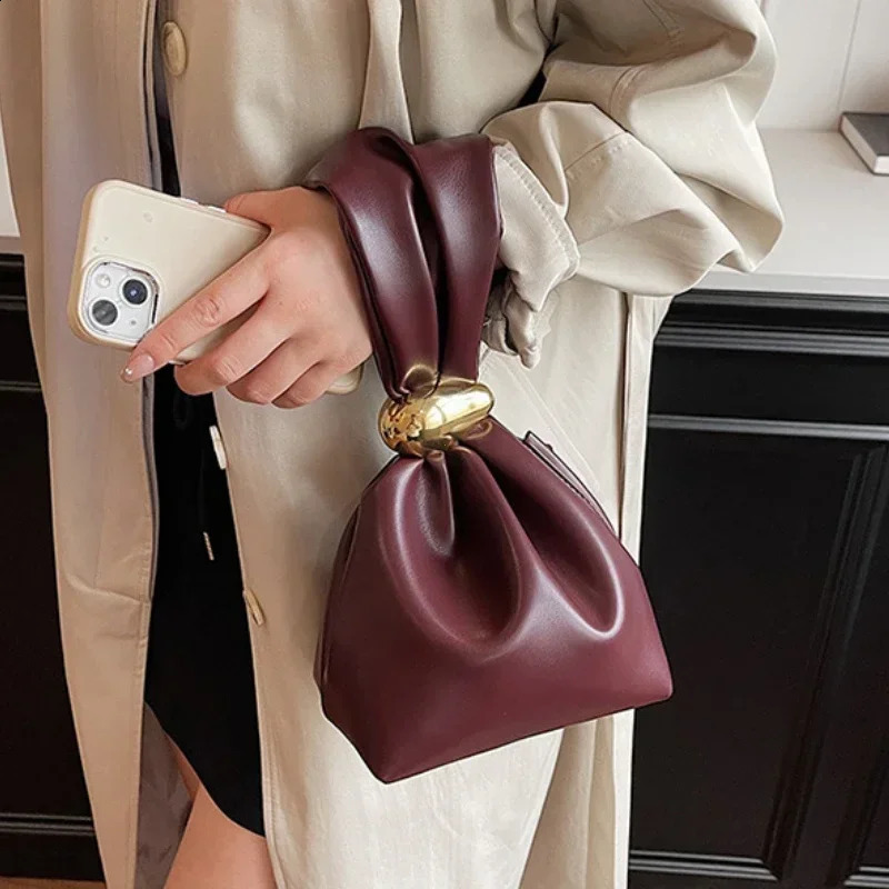 Personalized Soft Leather Clutch Bag Women Pleated Mini Bucket Pouch Temperament Side Zipper Party Evening Bags 250530