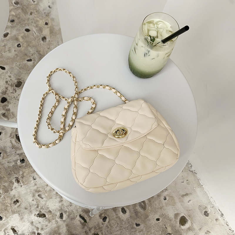 designer 2025 Spring Korean Style New Quilted Chain Cloud Bag Fashion Ins Casual Versatile Single Shoulder Crossbody Small Bag for Women