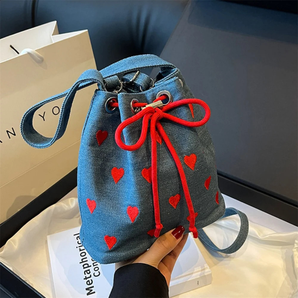 Embroidery Love Heart Drawstring Shoulder Bag Sweet Crossbody Bag Mini Bucket Bag Portable Mobile Phone Bag Lady Casual Handbag 250530