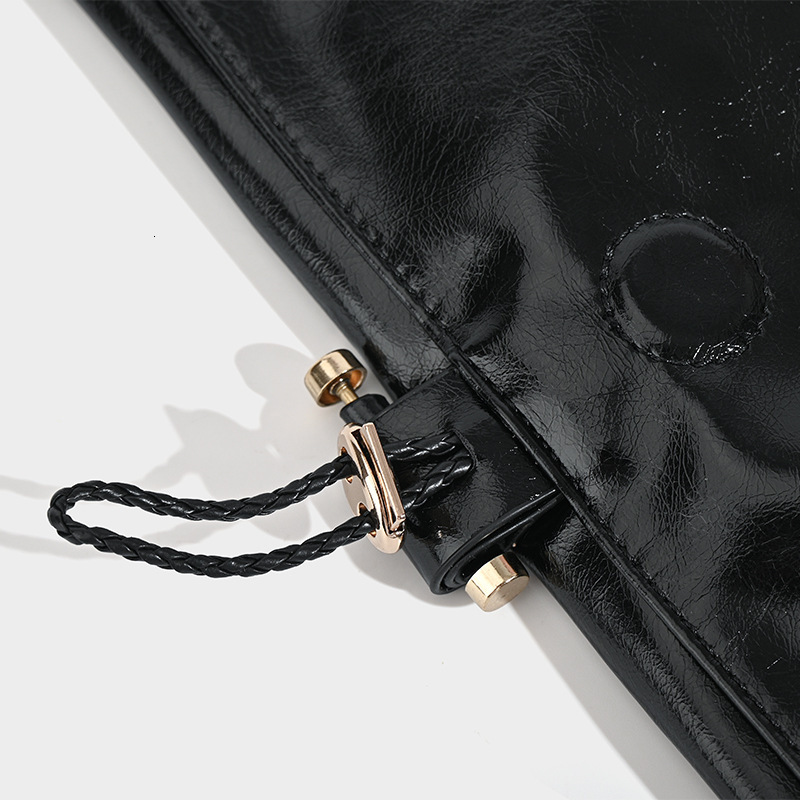 designer Korean Style Bag 2025 New High-End Soft Leather Texture Underarm Commuter Bag Large Capacity Shoulder Messenger Bag