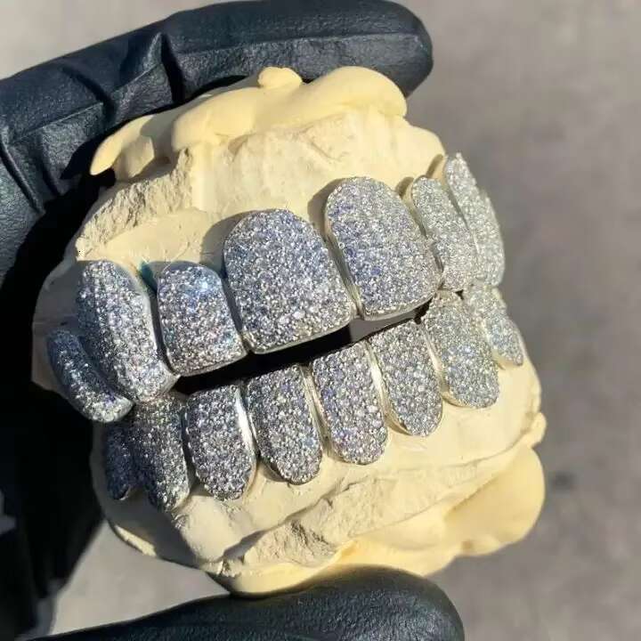 Customize Rapper Iced Out Fangs Teeth Grillz 925 Sterling Silver Iced Out Moissanite Grillz Diamond Grillz Teeth for Men