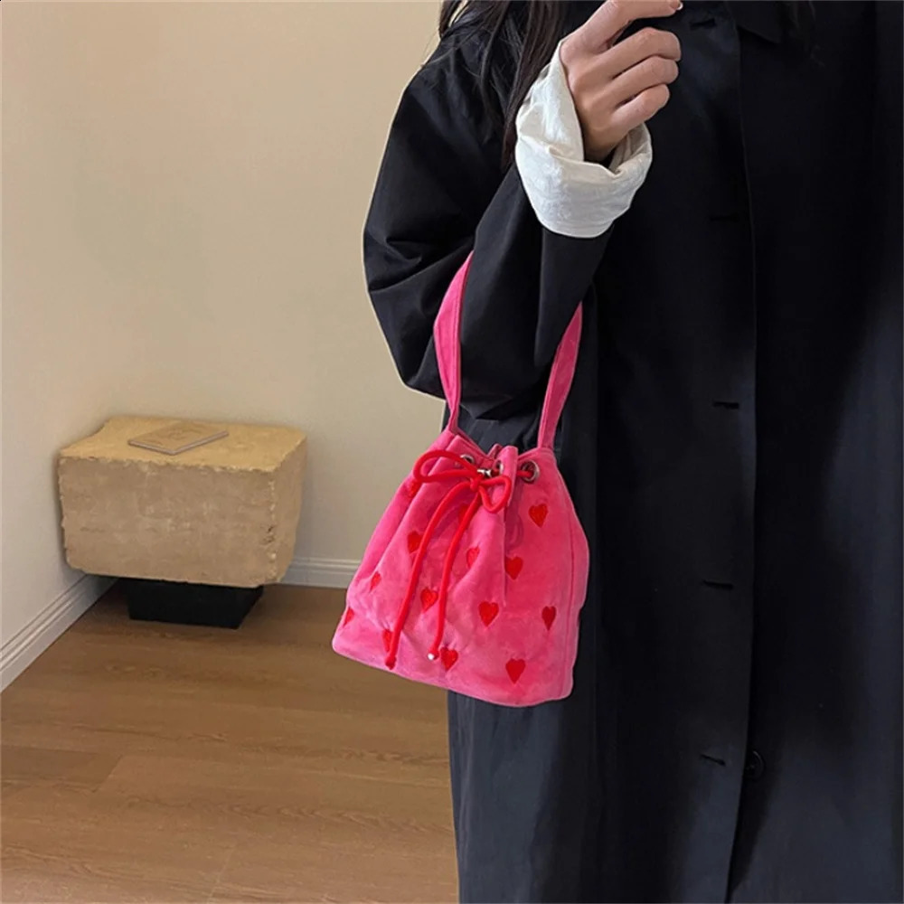 Embroidery Love Heart Drawstring Shoulder Bag Sweet Crossbody Bag Mini Bucket Bag Portable Mobile Phone Bag Lady Casual Handbag 250530