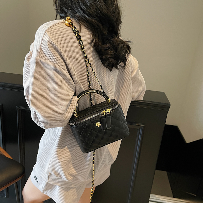 designer Cross-border High-end Texture Quilted Embroidery Box Bag Women's Bag 2025 New Fashion Trend Chain Shoulder Crossbody Bag