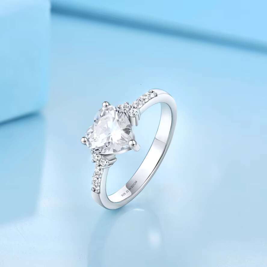 YILUN 925 Sterling Silver Heart-Shaped Moissanite Engagement Ring for Women