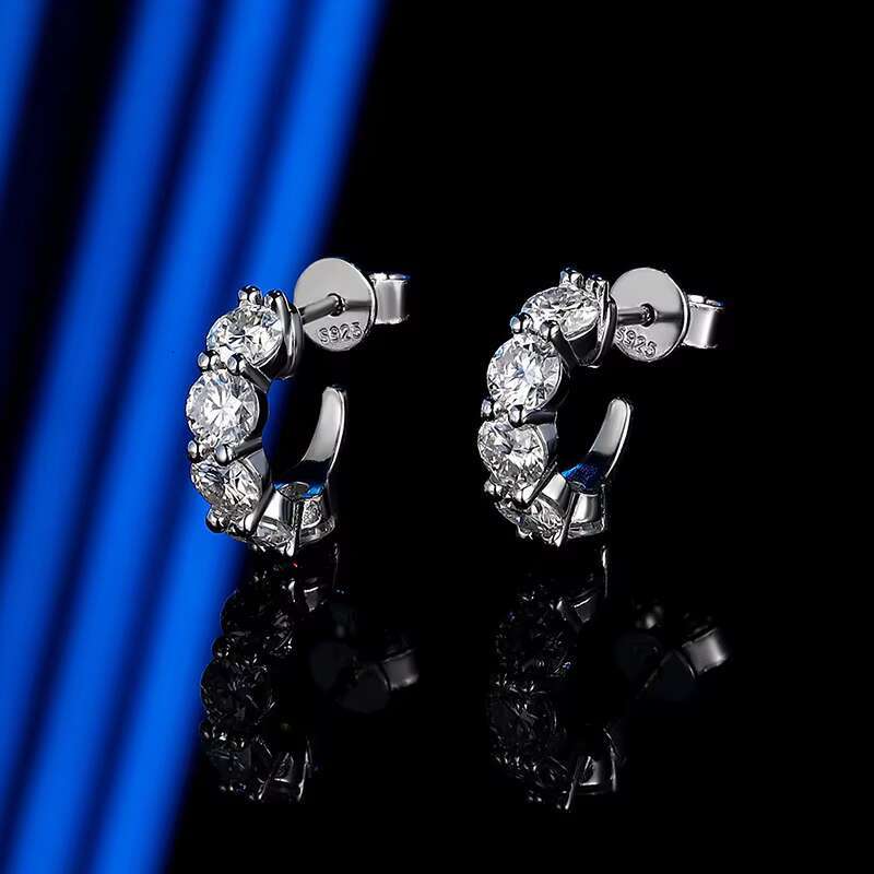 Light Luxury Personality Design S925 Sterling Silver 0.3Carat 4MM Moissanite Earrings Fine Jewelry Women C Shaped Stud Earrings