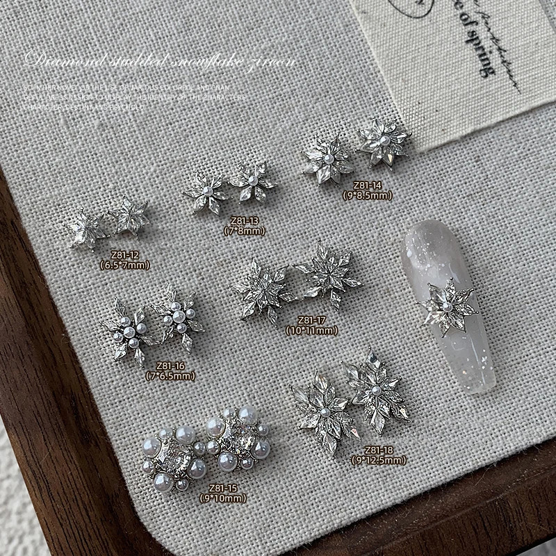 10pcs Years nail art snowflake zirconium diamond jewelry autumn and winter super shiny rhombus pearl nail decoration 250528