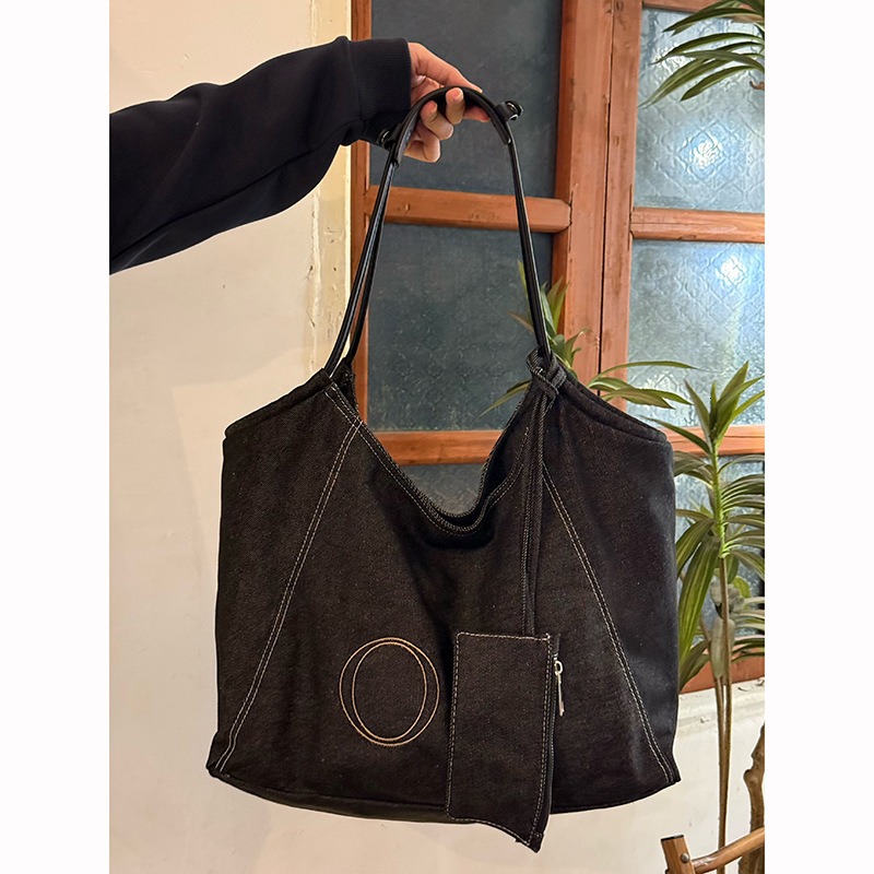 designer Summer Large Capacity Bag for Women 2025 New Trendy Fashion Handbag Shoulder Bag Commuter College Student Class Tote Bag