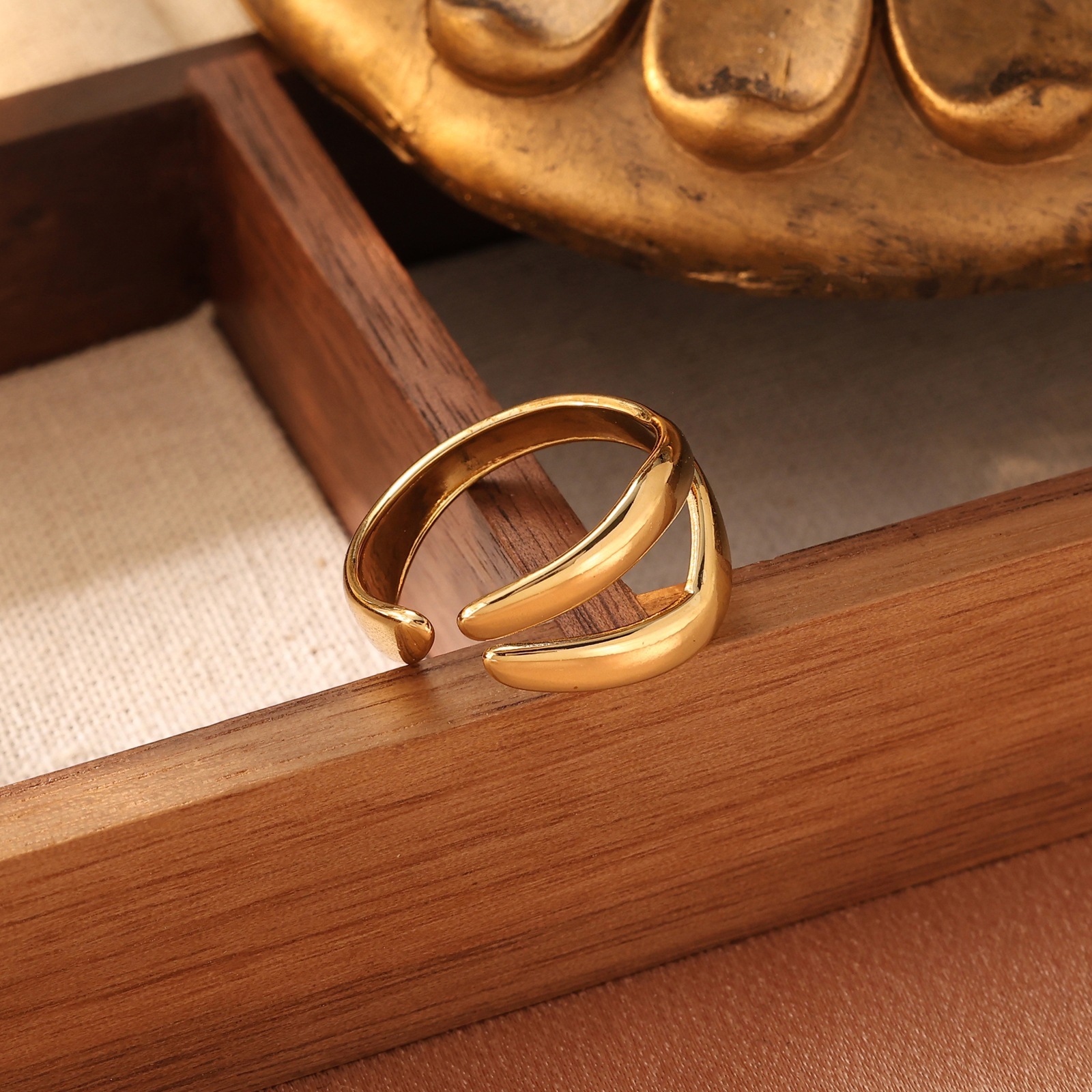 Style Water Drop Hug Ring Set Geometric Hollow Twisted Rings with Design Sense