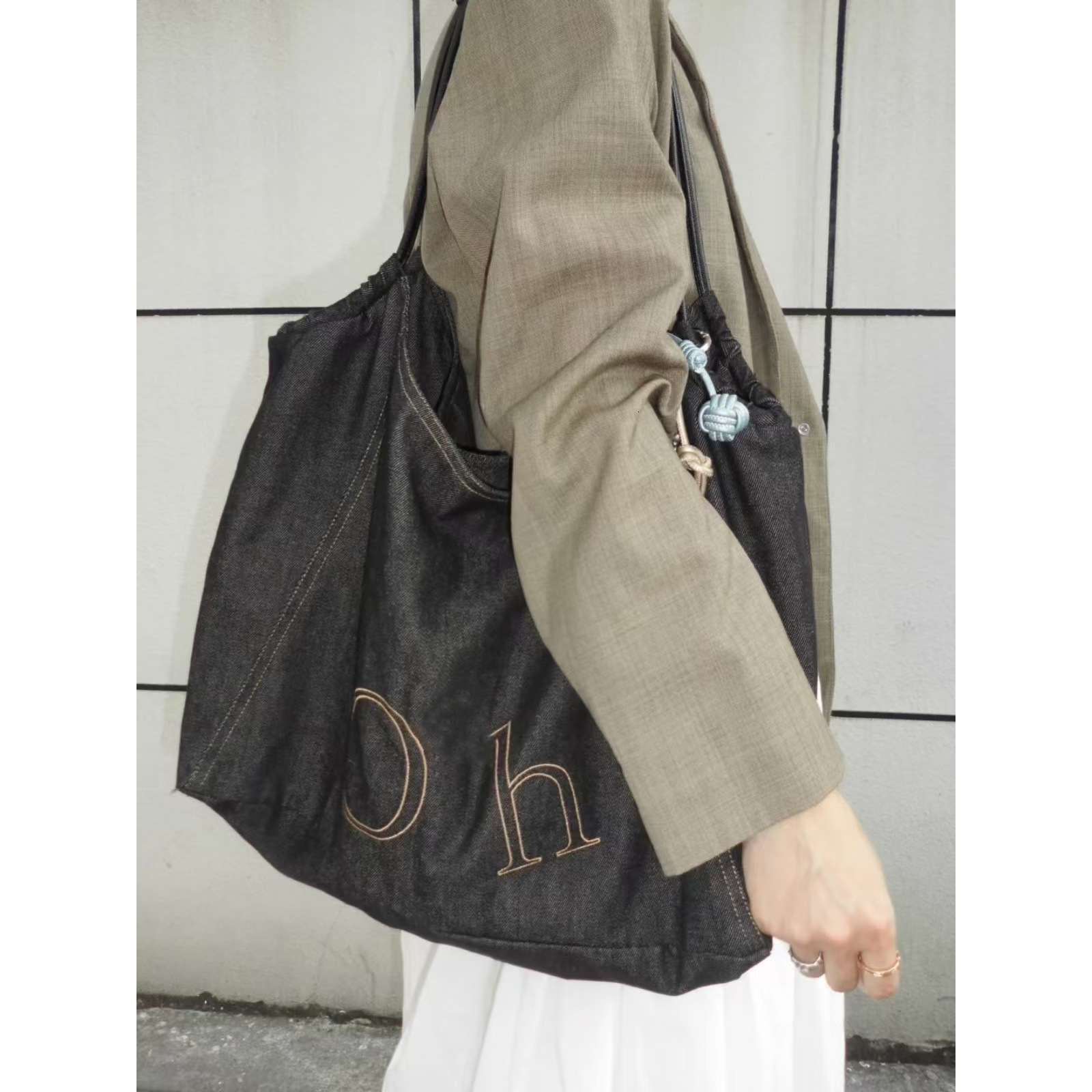 designer Summer Large Capacity Bag for Women 2025 New Trendy Fashion Handbag Shoulder Bag Commuter College Student Class Tote Bag