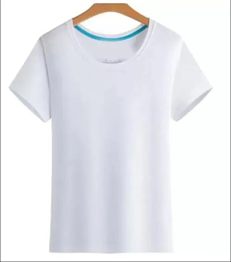 Solid-color T-shirt cheap and simple and fashionable.