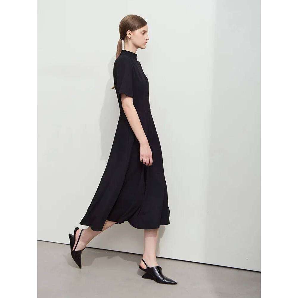 Amii Minimalist 2025 Spring New Short Sleeved Solid Elegant Commuter Stand Up Collar Splicing Waist Dress Drape Skirt 12541006