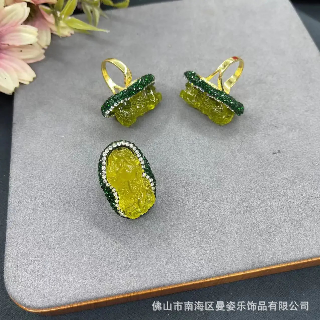 blood amber Pip clay inlaid with live color retention ring Chinese jewelry -selling manufacturers wholesale 250526