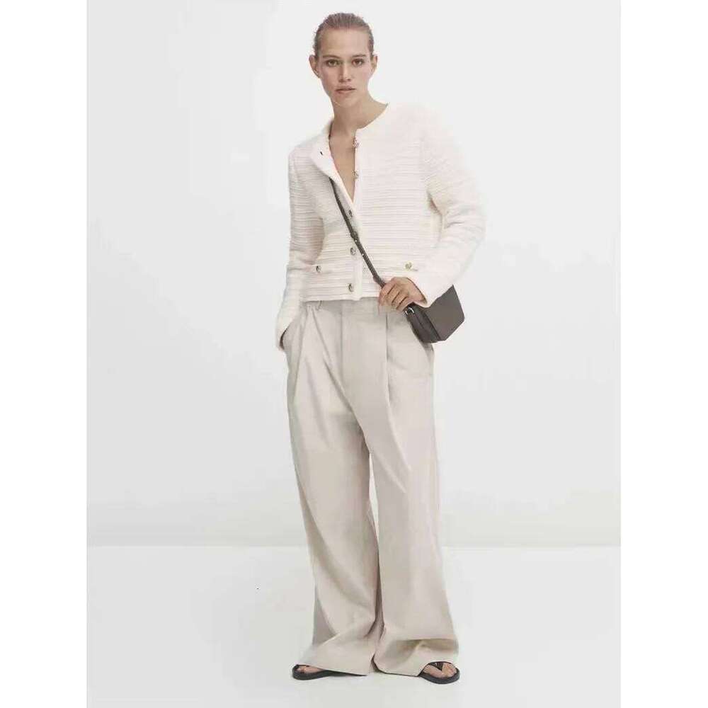 Ethereal MD 2024 Women's Spring New Style Of Small Fragrance Button Design Texture Knitted Cardigan Short Jacket