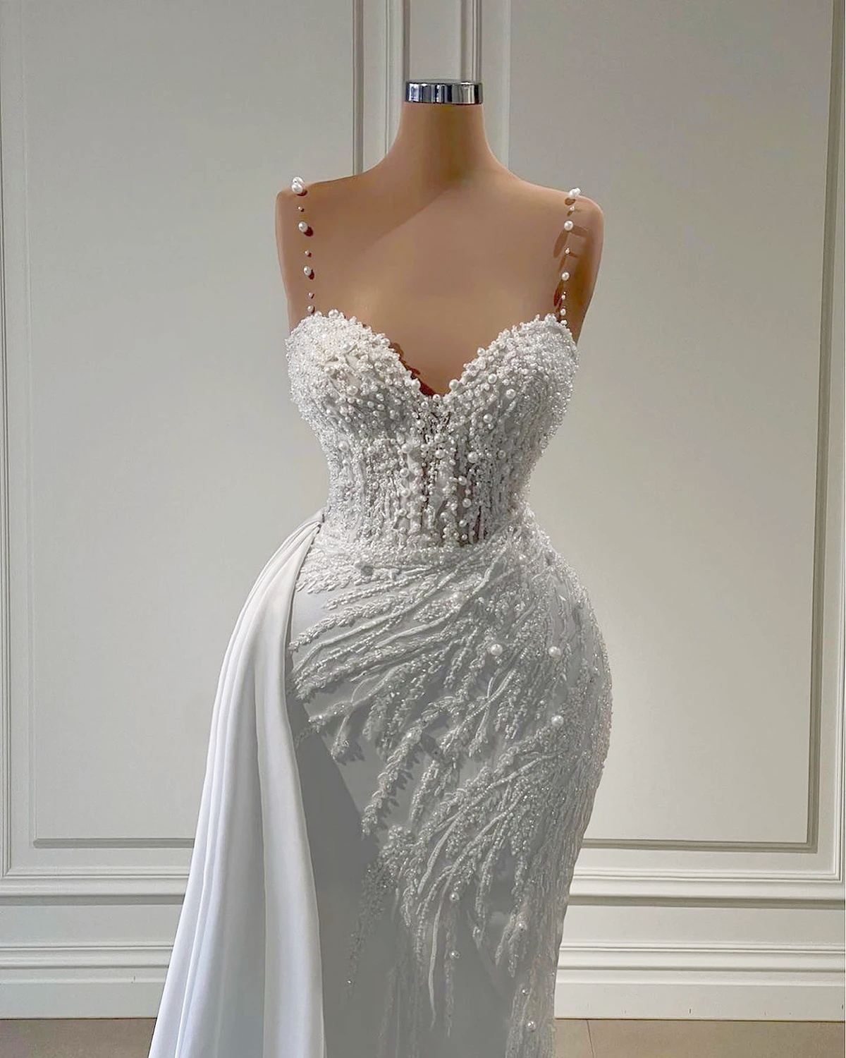 Vintage Mermaid Wedding Dress Sweetheart Neck Spaghetti Straps Bridal Gowns Pearls Appliques Sweep Train Dresses Custom Made vestidos de novia