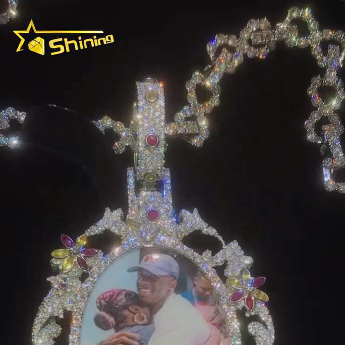 Popular Fashion Fire Jewelry Pass Diamond Tester Custom Made Spining Colored VVS Moissnaite Photo Memory Picture Pendant