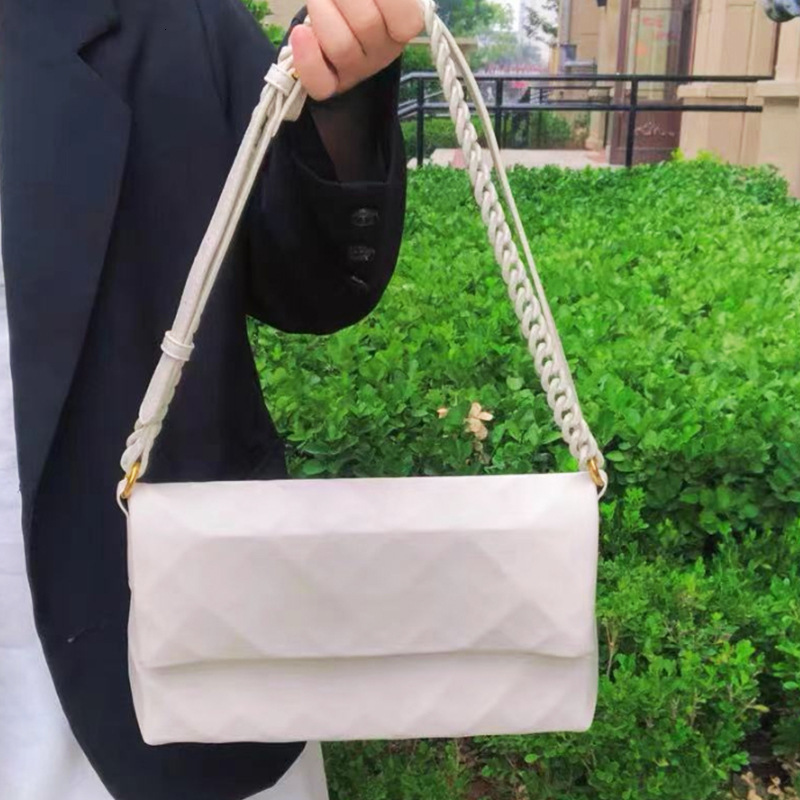 designer 2025 New Crossbody Women's Bag Niche Design Fashion Versatile Chain Strap Single Shoulder Genuine Leather High-end Underarm Bag