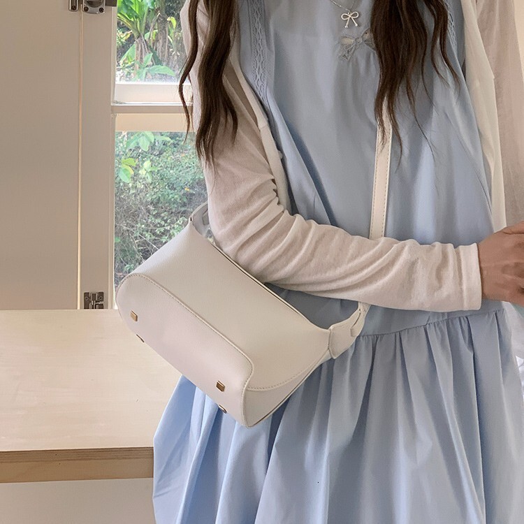 designer Trendy Retro Small Bags for Women 2025 Summer New Fashionable Versatile Crossbody Bag High-end Shoulder Underarm Bag