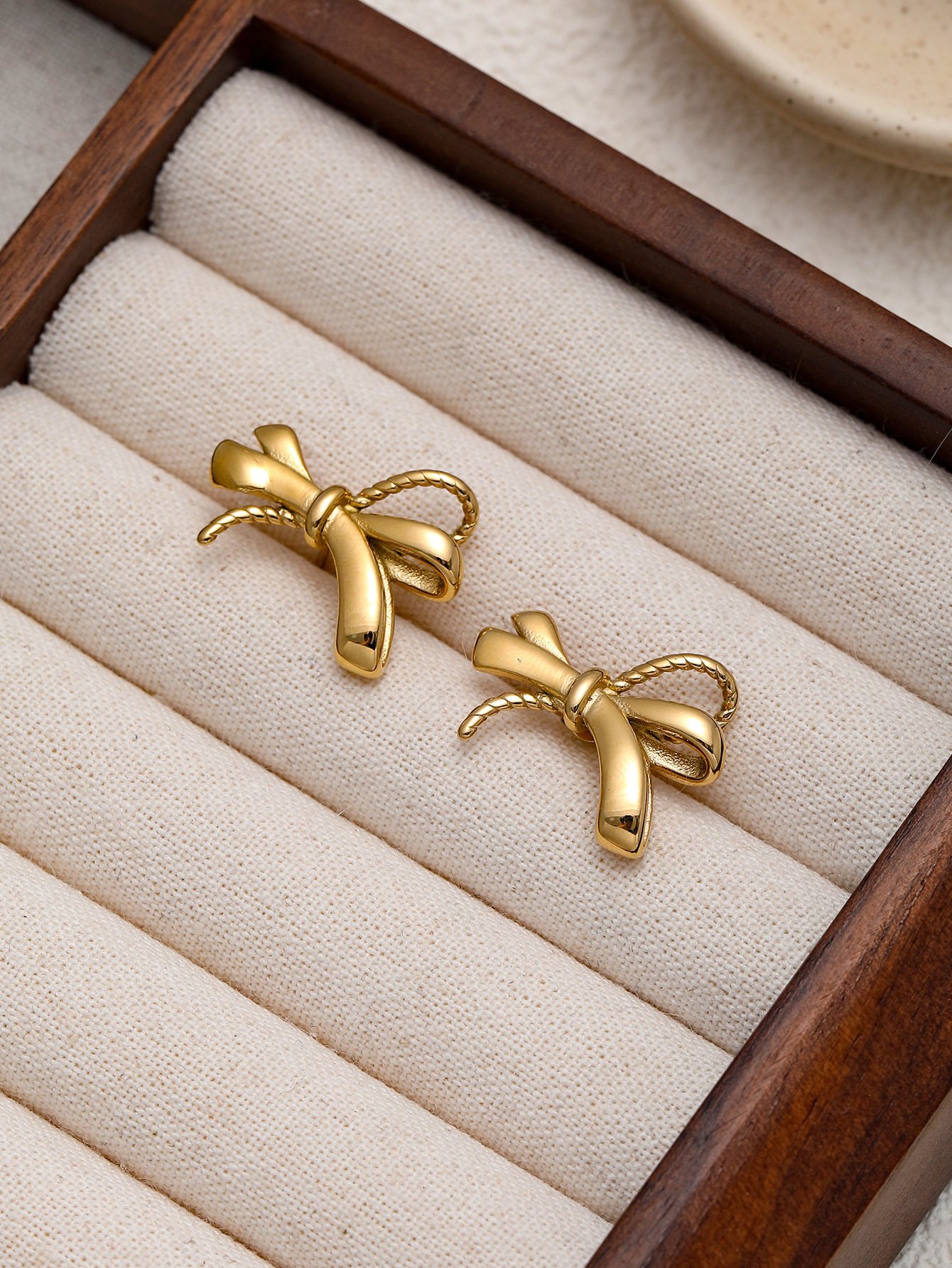 Hot-Selling Color Necklace for Women Pendant Bowknot Clavicle Chain Design