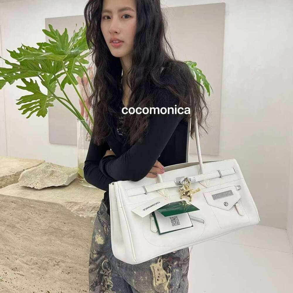 High Street Style Trendy Cool Large Capacity Shoulder Underarm Fashionable Design Sense Hot Girl Bag