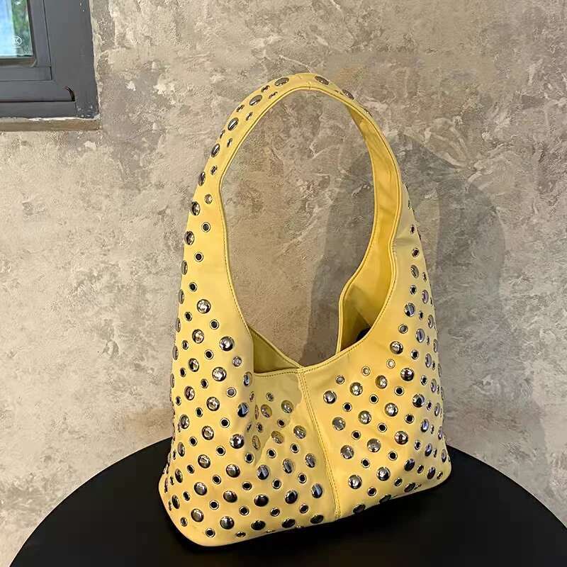 Fashion Punk Metal Rivet Bucket High Quality Underarm Shoulder Tote 2025 European And American New Trendy Motorcycle Bag