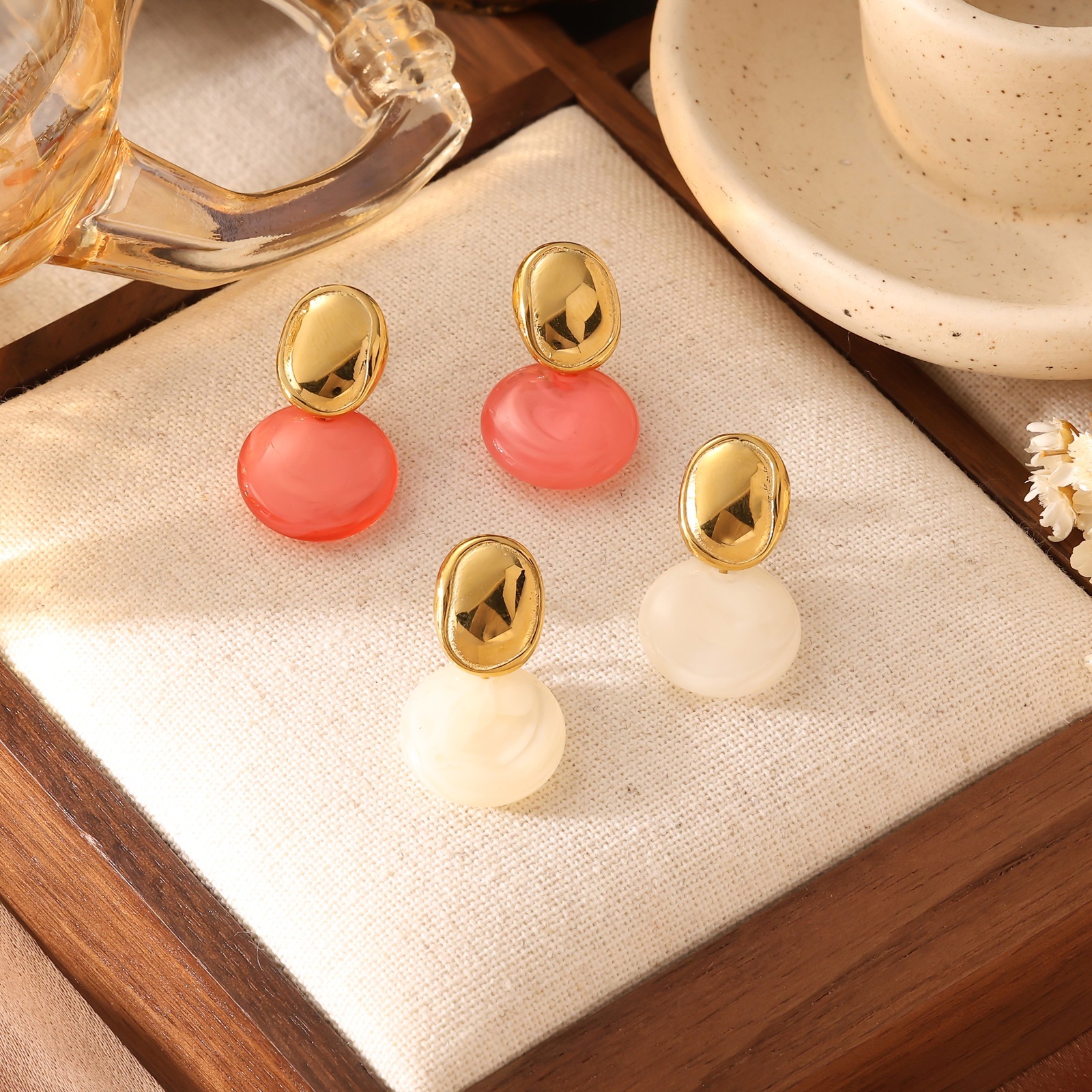 Minimalist Design Gray Pearl for Women, Elegant Luxurious, Sweet High-end, Versatile and Stylish Earrings